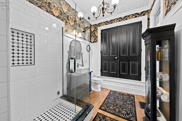 W 461 Lorain Street, Oberlin, OH 44074