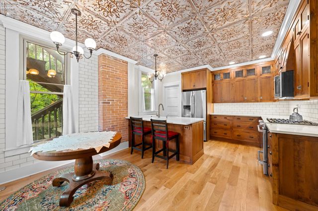 W 461 Lorain Street, Oberlin, OH 44074