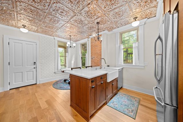 W 461 Lorain Street, Oberlin, OH 44074