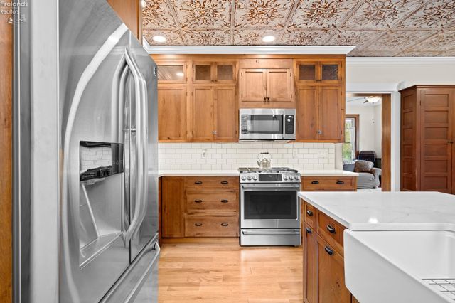 W 461 Lorain Street, Oberlin, OH 44074