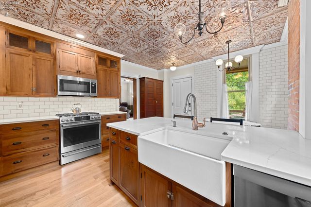 W 461 Lorain Street, Oberlin, OH 44074