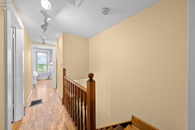 W 461 Lorain Street, Oberlin, OH 44074