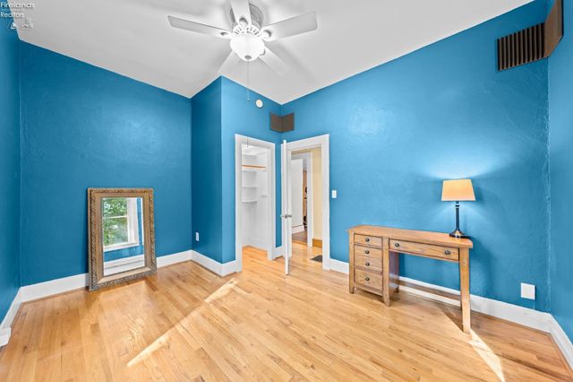 W 461 Lorain Street, Oberlin, OH 44074