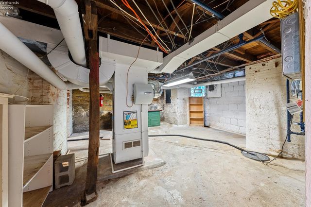 W 461 Lorain Street, Oberlin, OH 44074