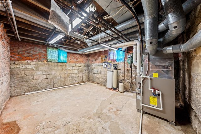 W 461 Lorain Street, Oberlin, OH 44074