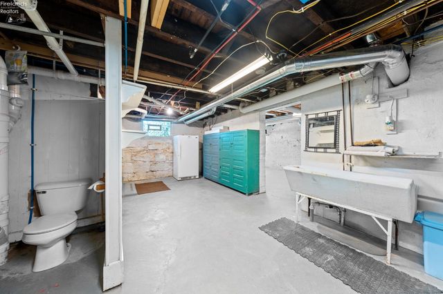 W 461 Lorain Street, Oberlin, OH 44074