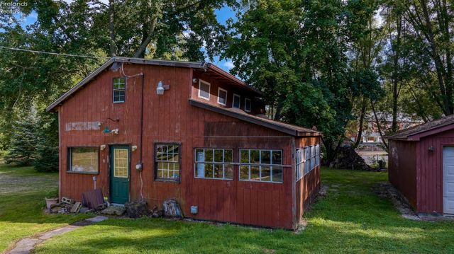 W 461 Lorain Street, Oberlin, OH 44074