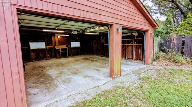 W 461 Lorain Street, Oberlin, OH 44074