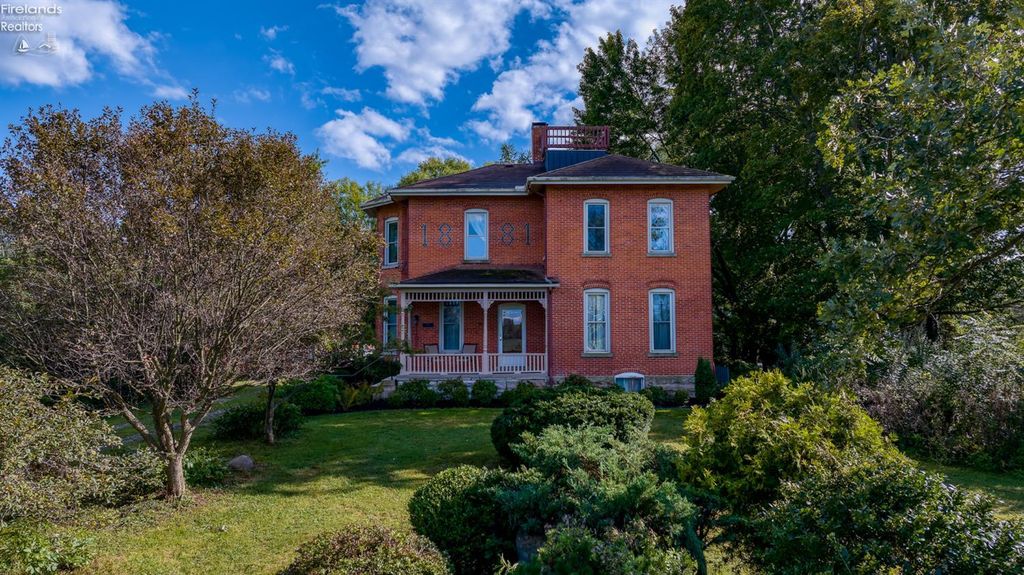 W 461 Lorain Street, Oberlin, OH 44074