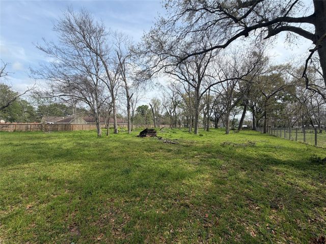 9608 Willow Street, Houston, TX 77088