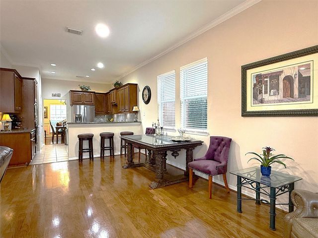 1446 Sherwood Park Circle, Houston, TX 77043