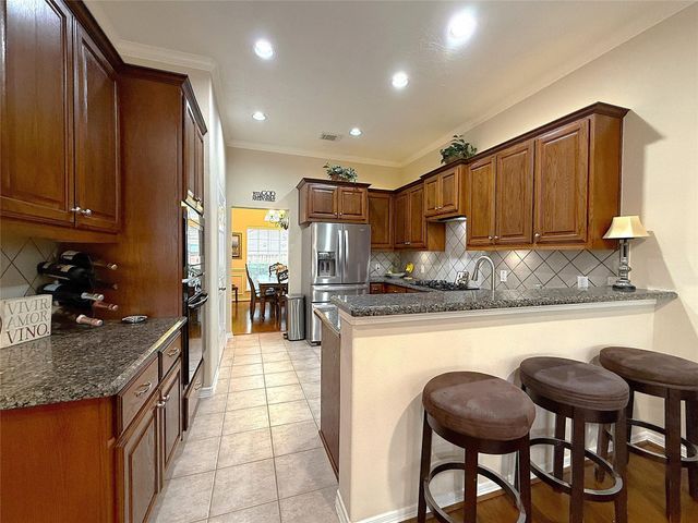 1446 Sherwood Park Circle, Houston, TX 77043