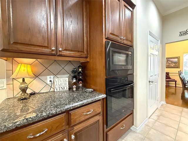 1446 Sherwood Park Circle, Houston, TX 77043