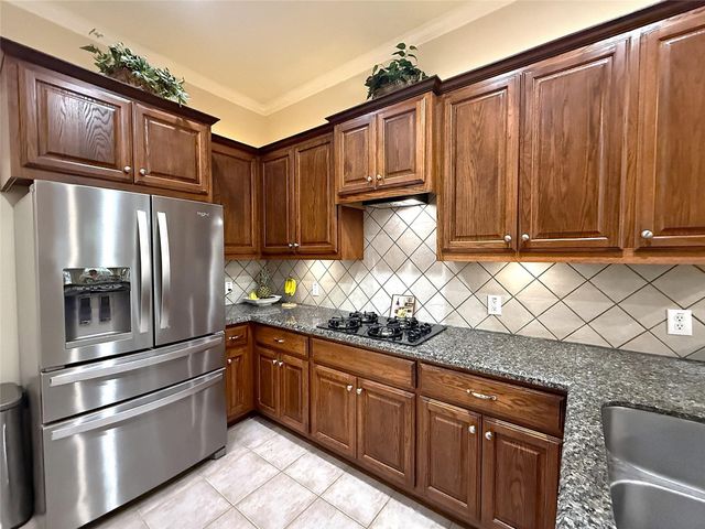 1446 Sherwood Park Circle, Houston, TX 77043