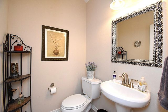 1446 Sherwood Park Circle, Houston, TX 77043