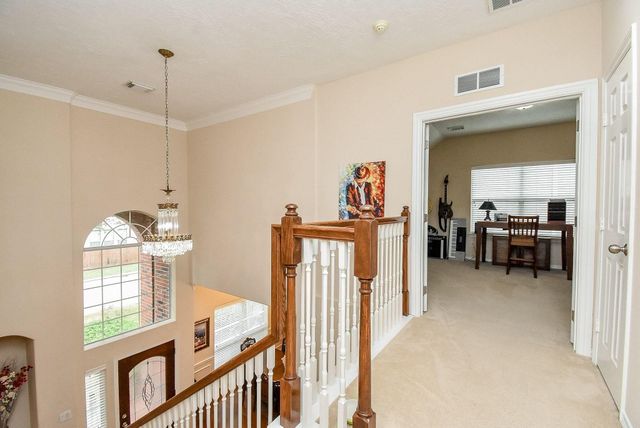 1446 Sherwood Park Circle, Houston, TX 77043