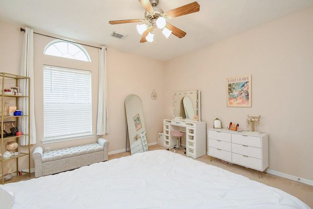 1446 Sherwood Park Circle, Houston, TX 77043