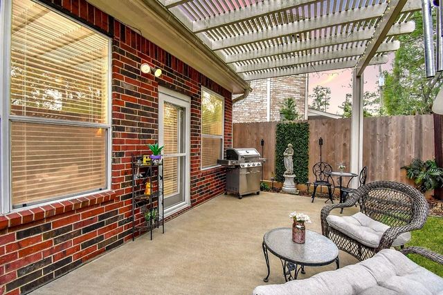 1446 Sherwood Park Circle, Houston, TX 77043