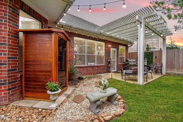 1446 Sherwood Park Circle, Houston, TX 77043