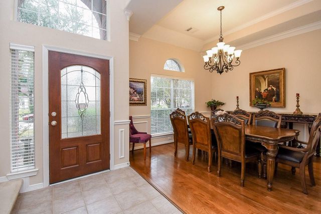 1446 Sherwood Park Circle, Houston, TX 77043