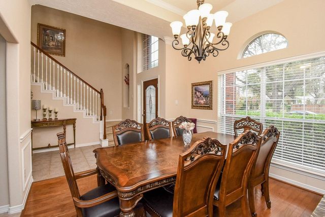 1446 Sherwood Park Circle, Houston, TX 77043