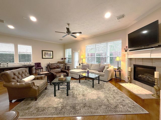 1446 Sherwood Park Circle, Houston, TX 77043