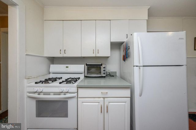79 MODEL AVE, Hopewell, NJ 08525