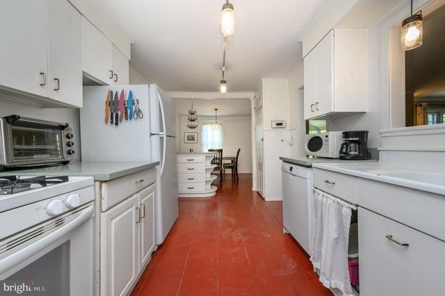 79 MODEL AVE, Hopewell, NJ 08525
