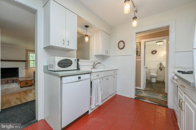 79 MODEL AVE, Hopewell, NJ 08525