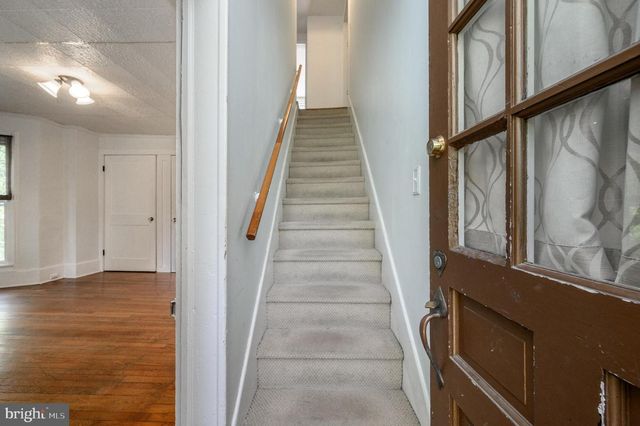 79 MODEL AVE, Hopewell, NJ 08525