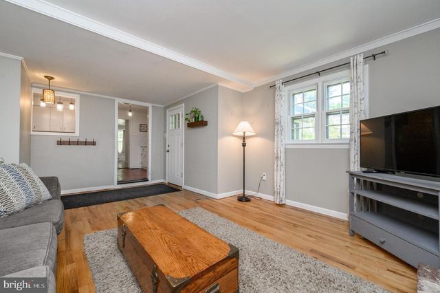 79 MODEL AVE, Hopewell, NJ 08525