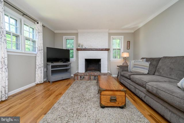 79 MODEL AVE, Hopewell, NJ 08525