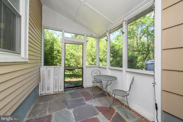 79 MODEL AVE, Hopewell, NJ 08525
