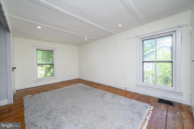 79 MODEL AVE, Hopewell, NJ 08525