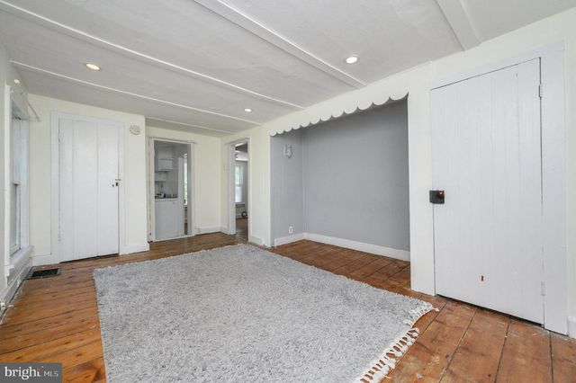 79 MODEL AVE, Hopewell, NJ 08525