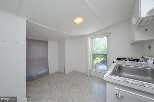 79 MODEL AVE, Hopewell, NJ 08525