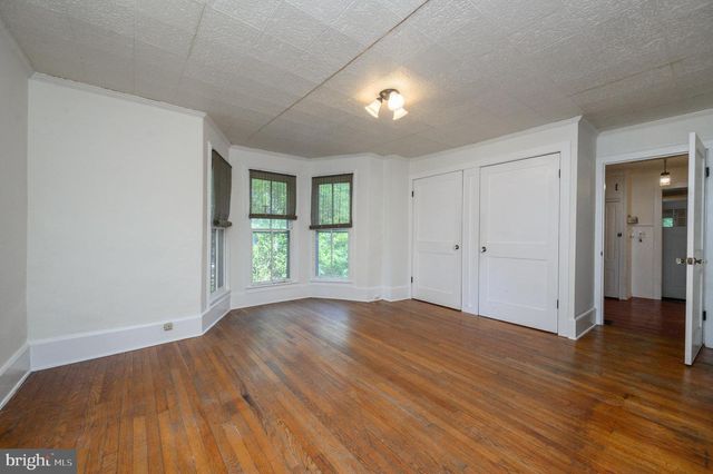 79 MODEL AVE, Hopewell, NJ 08525