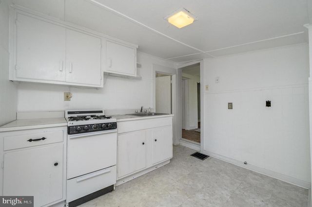 79 MODEL AVE, Hopewell, NJ 08525