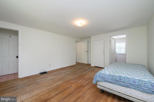 79 MODEL AVE, Hopewell, NJ 08525