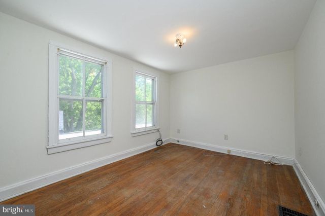 79 MODEL AVE, Hopewell, NJ 08525