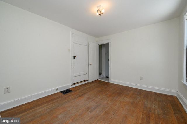 79 MODEL AVE, Hopewell, NJ 08525