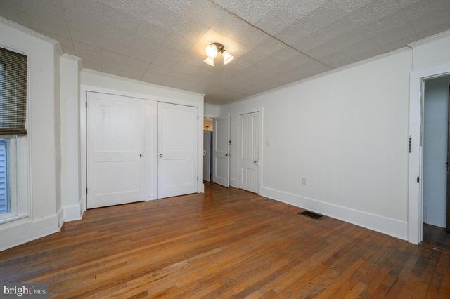 79 MODEL AVE, Hopewell, NJ 08525