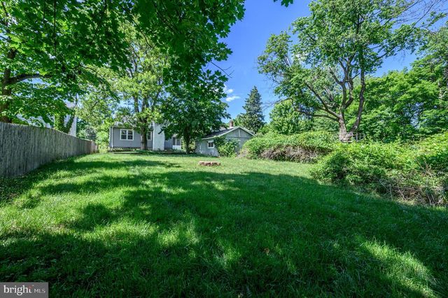 79 MODEL AVE, Hopewell, NJ 08525