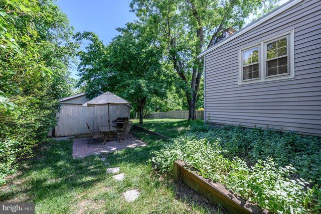 79 MODEL AVE, Hopewell, NJ 08525