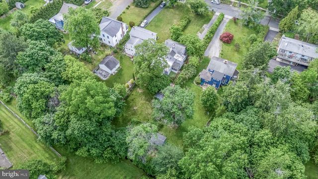 79 MODEL AVE, Hopewell, NJ 08525