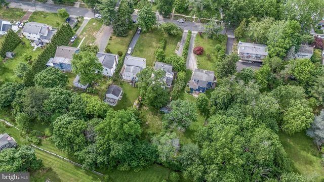 79 MODEL AVE, Hopewell, NJ 08525