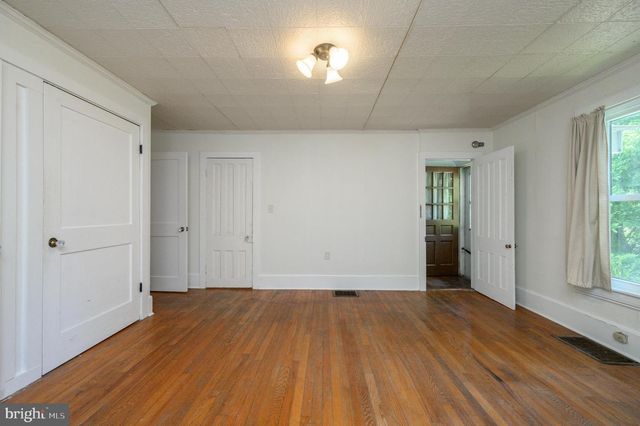 79 MODEL AVE, Hopewell, NJ 08525