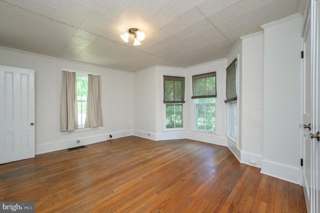79 MODEL AVE, Hopewell, NJ 08525