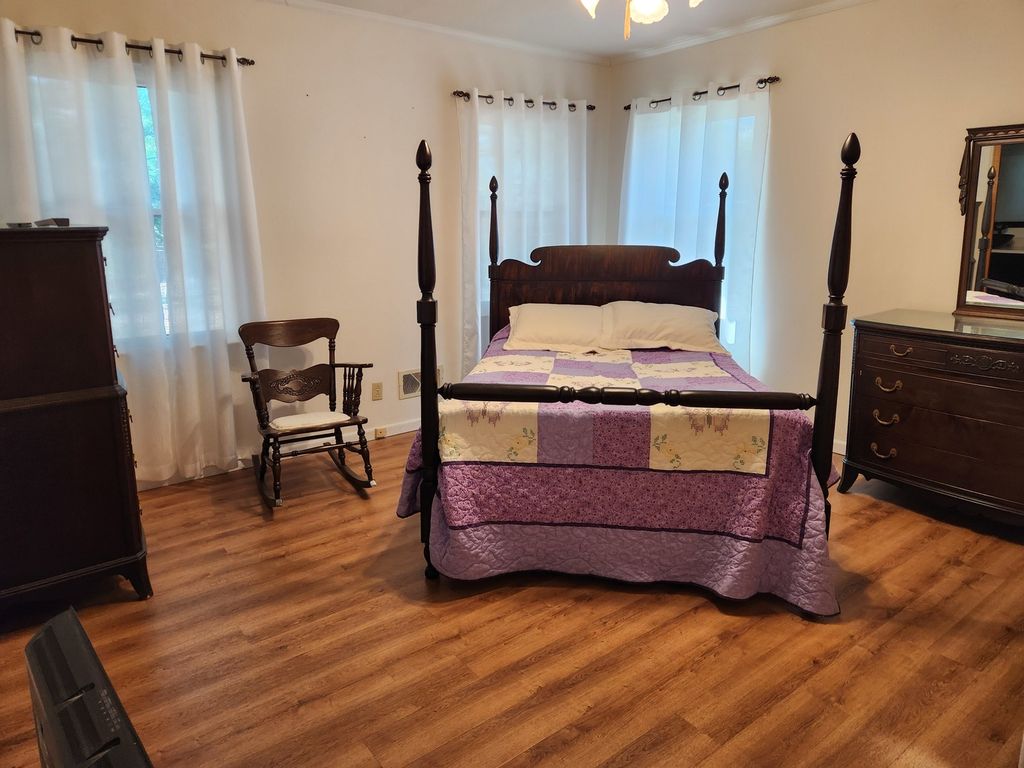 Image 11 of property listing at 1020 N 18th Street, Mt Vernon, IL 62864