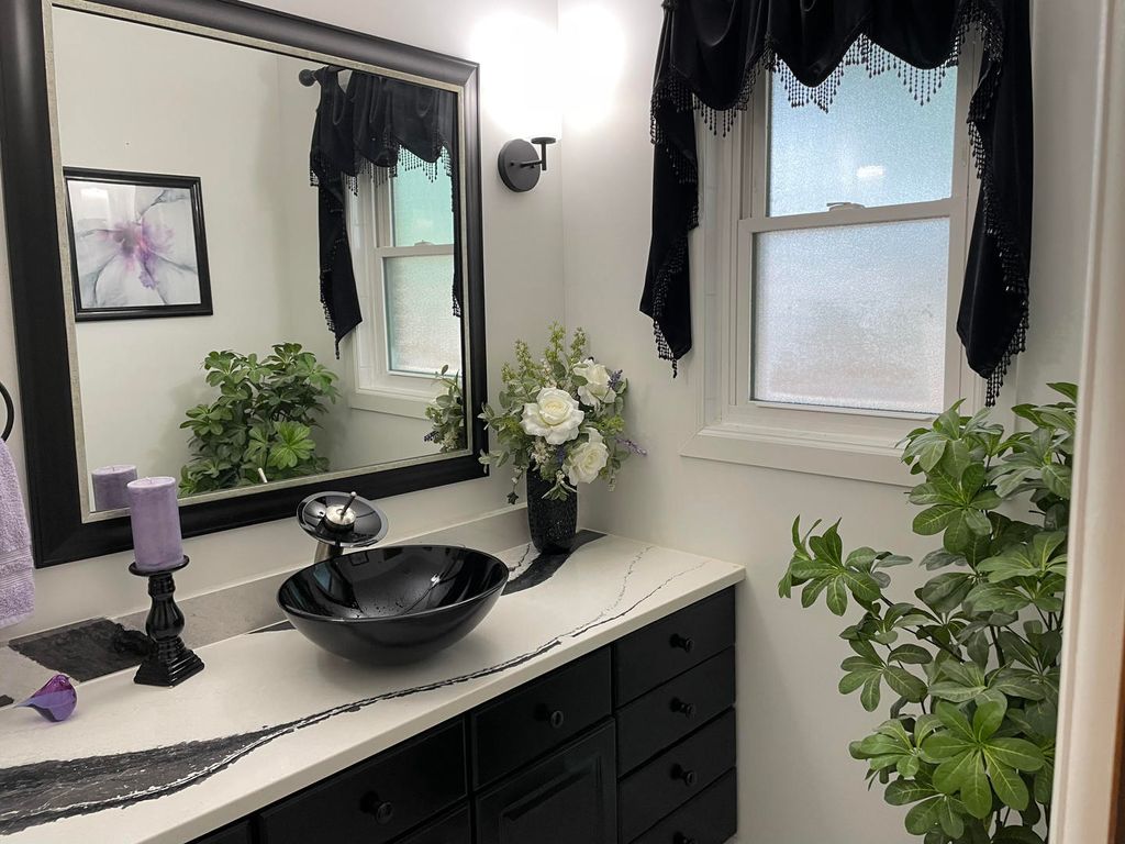 Image 26 of property listing at 1020 N 18th Street, Mt Vernon, IL 62864